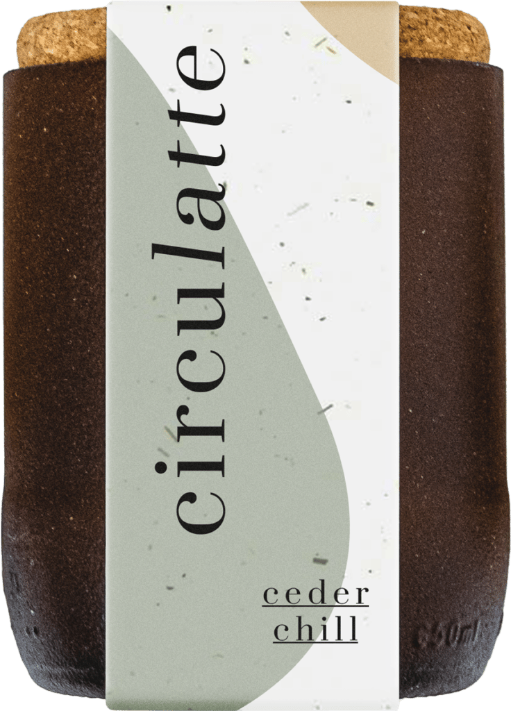 Circulatte candle - ceder chill - reused coffee grounds - reuse - recycle - sustainable - circular economy - circulatte - coffinery - zero waste - coffee based biorefinery - coffee waste streams - coffee oil - groundbreaking applications